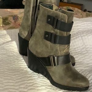 Sorel womens’ casual boot with wedge heel. Never worn - tried on in house only.